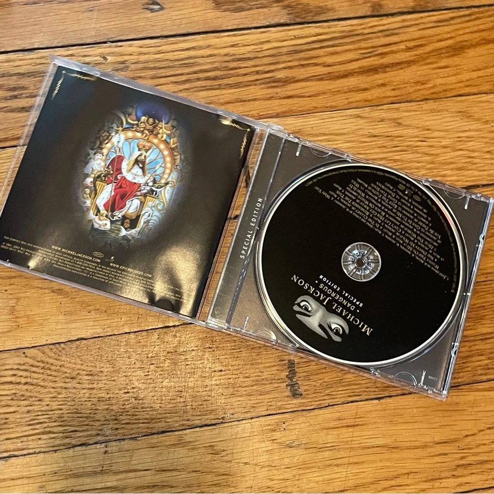 Michael Jackson CD Collection - Picture 6 of 9